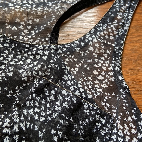 Sheer Racerback tank - Picture 4 of 4